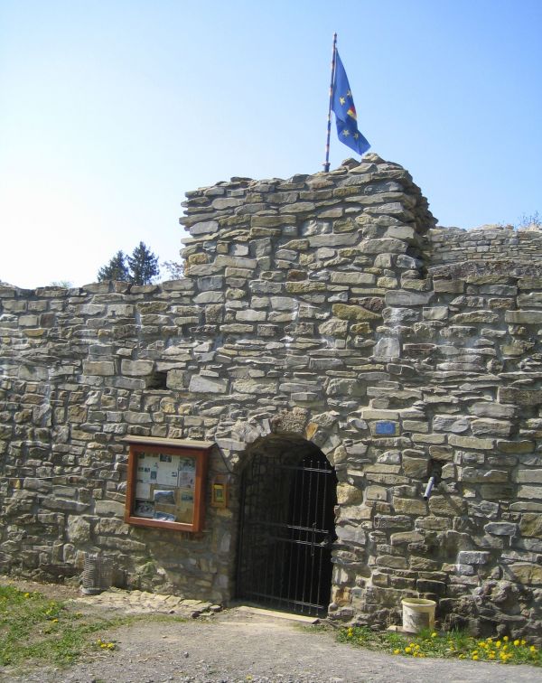 Bueren_Burg_Ringelstein_Eingang_Keller